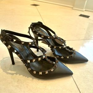 VALENTINO Black Rockstud Cage Strap Pump